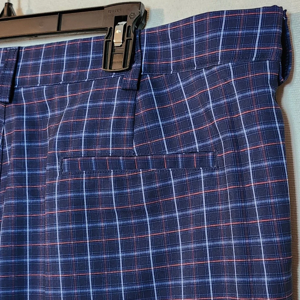 LOT OF 2 PGA TOUR LIGHTWEIGHT GOLF SHORTS MENS SIZE 42 BLUE PLAID‎